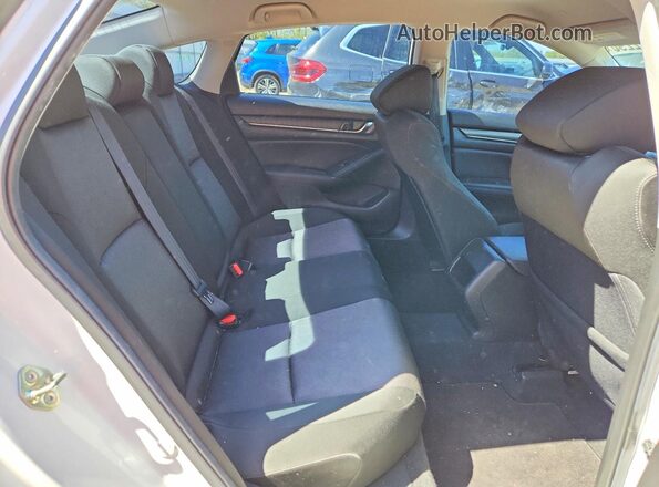 1HGCV1F13KA088884 2019 HONDA ACCORD White Widok tylnych siedzeń