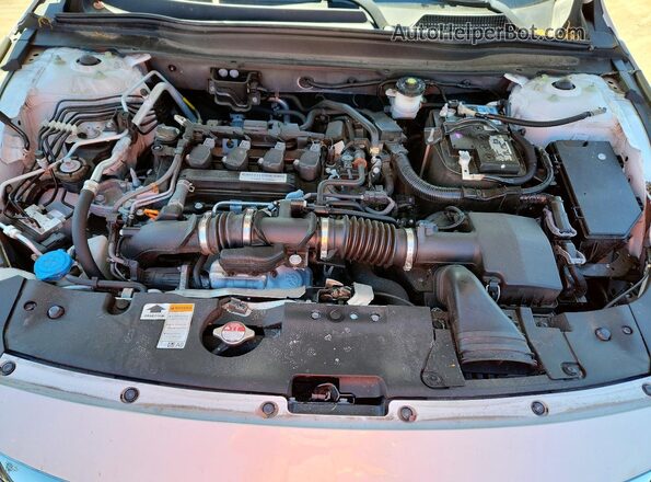 1HGCV1F13KA088884 2019 HONDA ACCORD White Widok wnętrza z tyłu