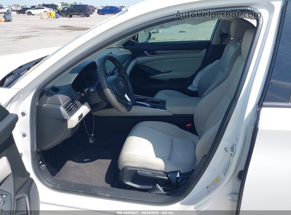 1HGCV1F15KA073349 2019 HONDA ACCORD Белый Вид салона спереди