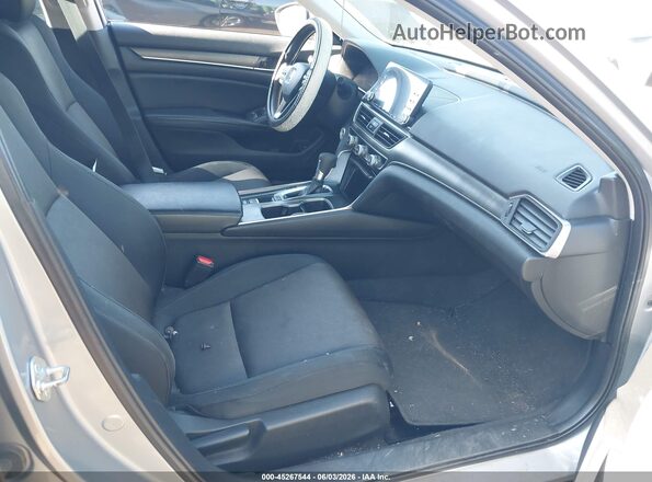 1HGCV1F19JA079377 2018 HONDA ACCORD Silver Widok wnętrza z przodu