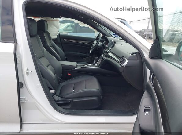 1HGCV1F30NA002968 2022 HONDA ACCORD White Front interior view