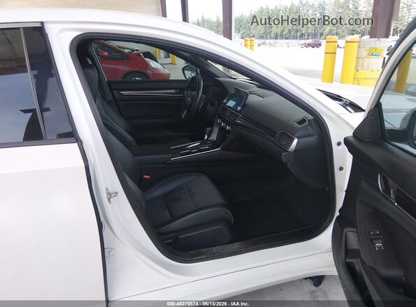 1HGCV1F31JA160357 2018 HONDA ACCORD White Вид салону спереду