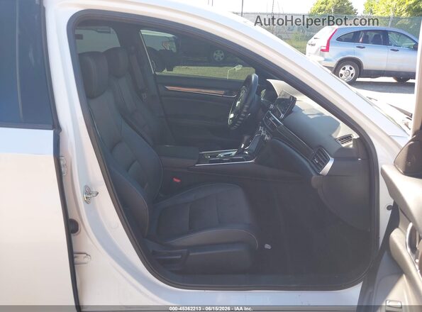 1HGCV1F33KA052467 2019 HONDA ACCORD White Սալոնի դիմացի տեսք