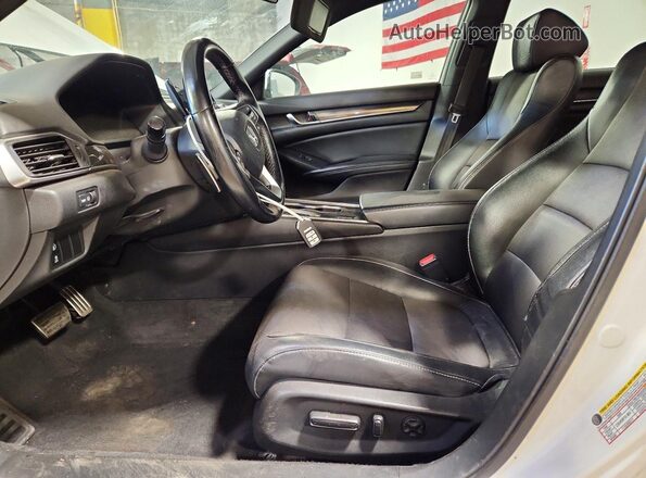 1HGCV1F36JA265850 2018 HONDA ACCORD White 