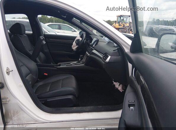 1HGCV1F36KA067285 2019 HONDA ACCORD Белый Вид салона спереди