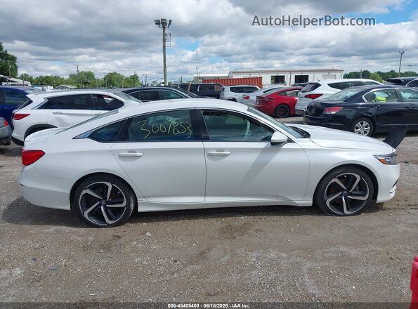 1HGCV1F39KA175786 2019 HONDA ACCORD White Вид задньої частини салону