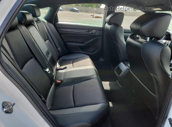 1HGCV1F3XKA082274 2019 HONDA ACCORD White Widok tylnych siedzeń