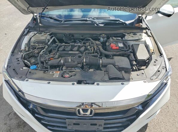 1HGCV1F3XKA151562 2019 HONDA ACCORD White Вид задньої частини салону