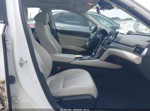 1HGCV1F43JA246908 2018 HONDA ACCORD White Սալոնի դիմացի տեսք
