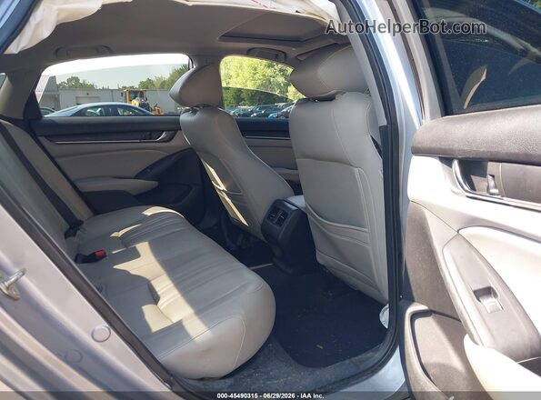 1HGCV1F46KA137179 2019 HONDA ACCORD Silver VIN կոդի պիտակի տեսք