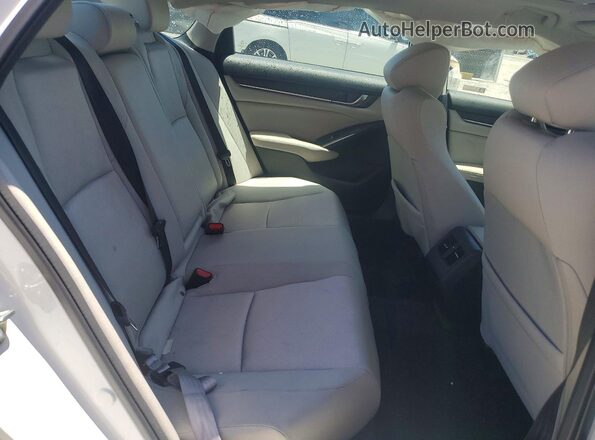 1HGCV1F49JA218448 2018 HONDA ACCORD White Widok tylnych siedzeń