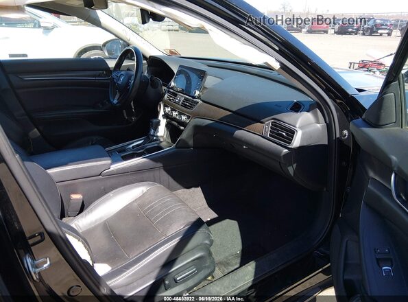 1HGCV1F50JA214538 2018 HONDA ACCORD Черный Вид салона спереди