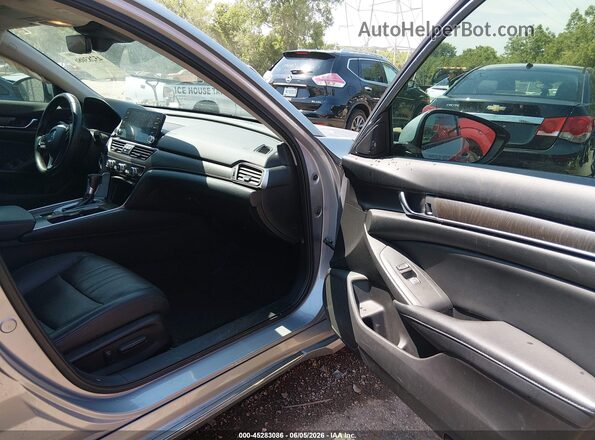 1HGCV1F53JA090037 2018 HONDA ACCORD Silver Vista interior delantera