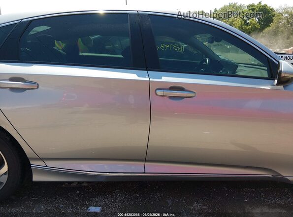 1HGCV1F53JA090037 2018 HONDA ACCORD Silver Vista interior trasera