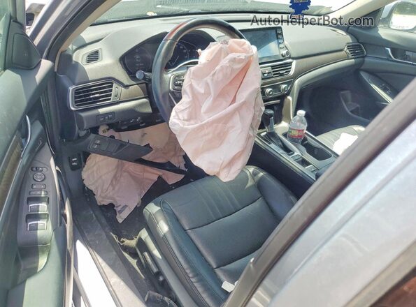 1HGCV1F57JA183899 2018 HONDA ACCORD Silver Widok deski rozdzielczej