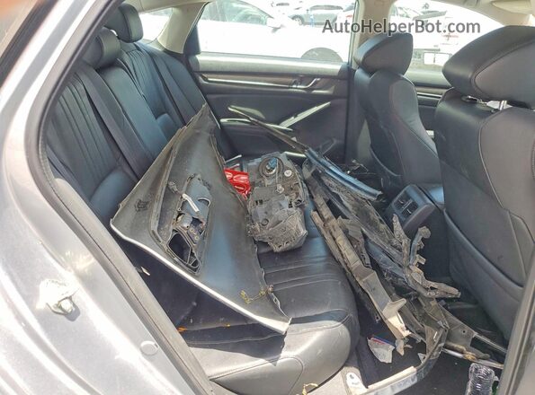 1HGCV1F57JA183899 2018 HONDA ACCORD Silver Widok tylnych siedzeń