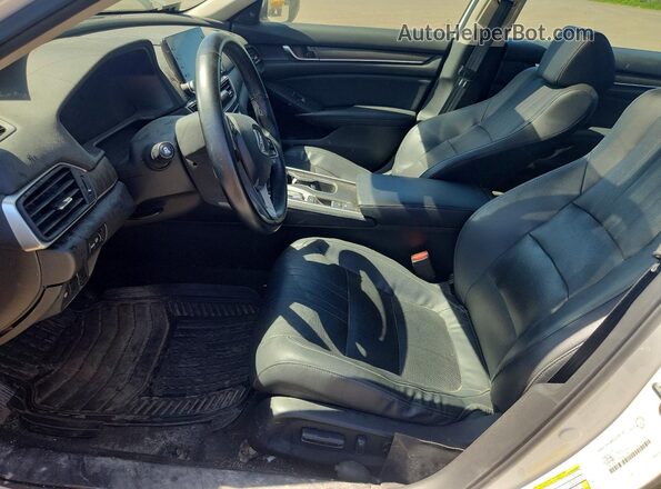 1HGCV1F58JA810948 2018 HONDA ACCORD Белый Вид салона спереди