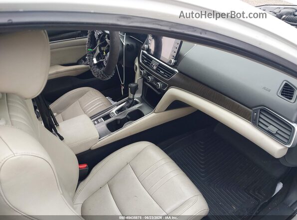 1HGCV1F5XKA147156 2019 HONDA ACCORD White Front interior view