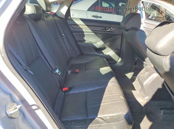 1HGCV1F61JA103487 2018 HONDA ACCORD Серебряный Вид задних сидений