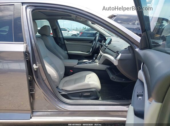 1HGCV1F90JA138046 2018 HONDA ACCORD Серый Вид салона спереди