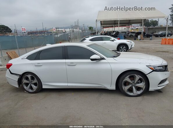 1HGCV1F95JA070889 2018 HONDA ACCORD White Սալոնի հետևի տեսք