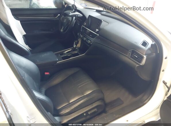 1HGCV1F96JA107657 2018 HONDA ACCORD White Front interior view