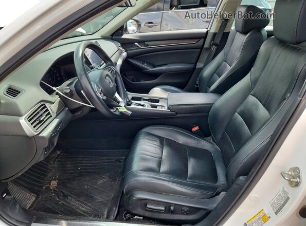 1HGCV1F97JA066360 2018 HONDA ACCORD White Вид салону спереду
