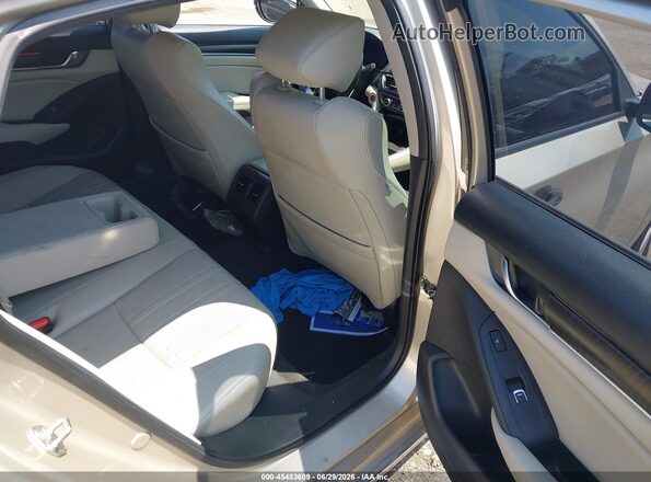 1HGCV1F99JA052167 2018 HONDA ACCORD Beige VIN კოდის სტიკერის ხედი