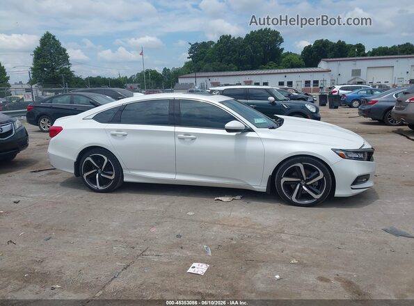 1HGCV2F32JA048687 2018 HONDA ACCORD White Widok wnętrza z tyłu