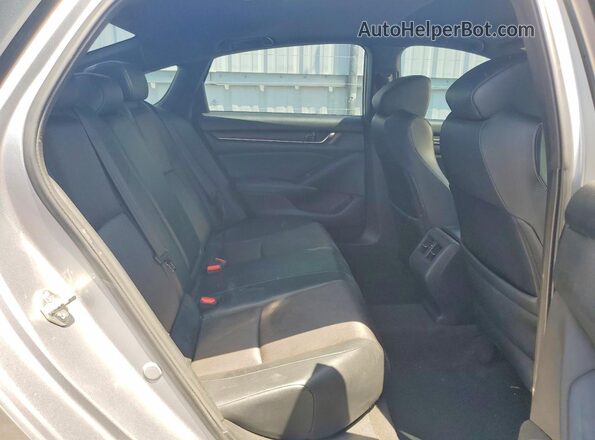 1HGCV2F33JA053462 2018 HONDA ACCORD Silver Вид задніх сидінь