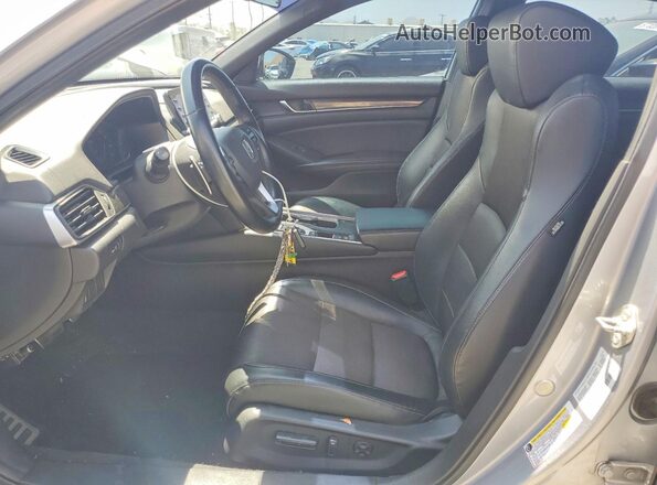 1HGCV2F33JA053462 2018 HONDA ACCORD Silver Вид салону спереду