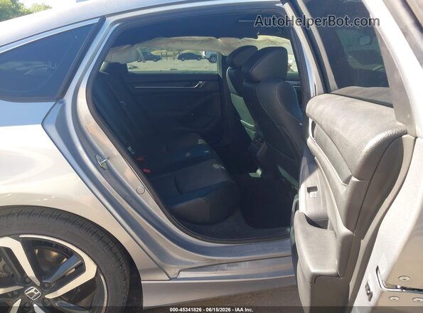 1HGCV2F36JA047672 2018 HONDA ACCORD Silver Вид наклейки з VIN-кодом