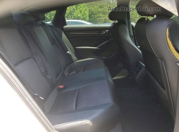 1HGCV2F38KA000726 2019 HONDA ACCORD White Widok tylnych siedzeń