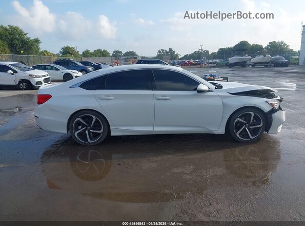 1HGCV2F3XJA026310 2018 HONDA ACCORD White Սալոնի հետևի տեսք