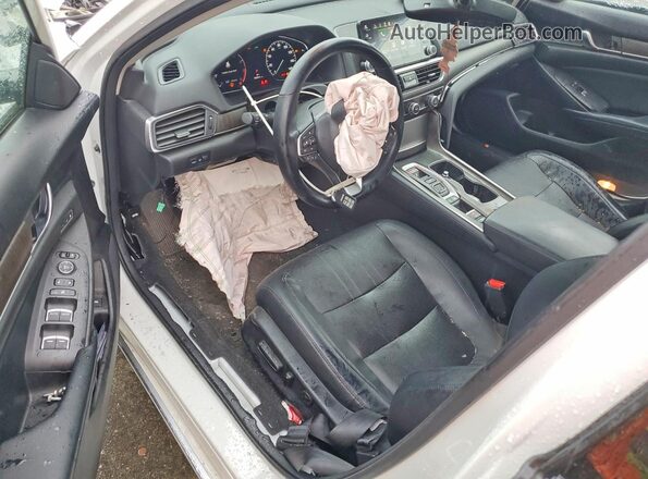 1HGCV2F53JA023475 2018 HONDA ACCORD White Vista del salpicadero
