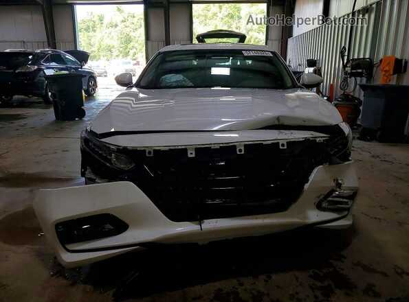 1HGCV2F55JA013420 2018 HONDA ACCORD White Front view