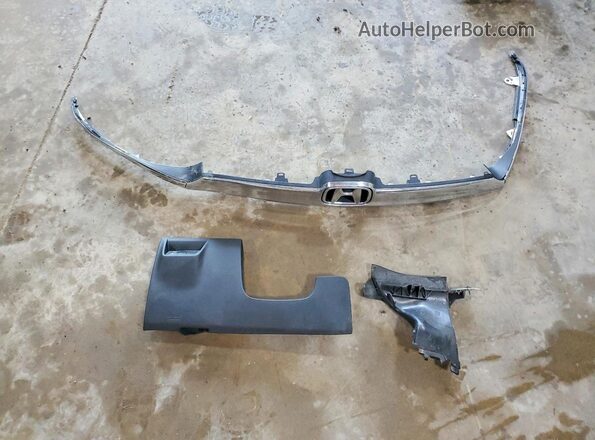 1HGCV2F55JA013420 2018 HONDA ACCORD White Engine compartment view