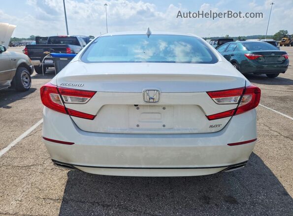 1HGCV2F57JA009031 2018 HONDA ACCORD White Հետևի տեսք