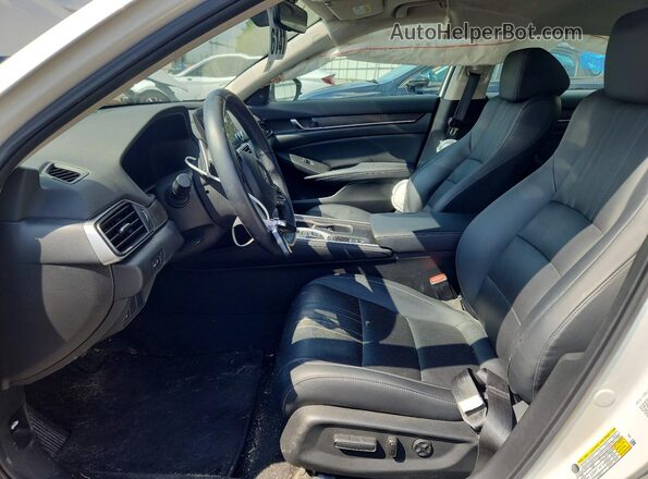 1HGCV2F57JA009031 2018 HONDA ACCORD White Սալոնի դիմացի տեսք