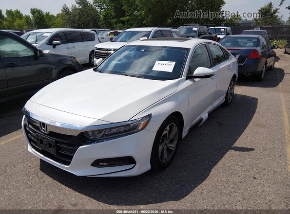 1HGCV2F57JA033961 2018 HONDA ACCORD Белый Передняя левая четверть