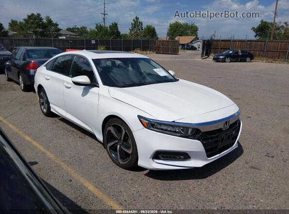 1HGCV2F57JA033961 2018 HONDA ACCORD Белый Вид задней части салона