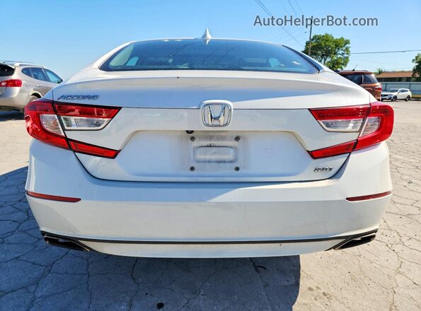 1HGCV2F58JA006834 2018 HONDA ACCORD White Вид ззаду