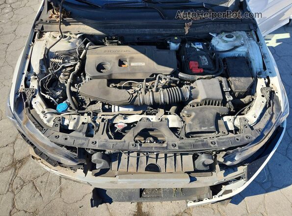 1HGCV2F58JA006834 2018 HONDA ACCORD White Вид задньої частини салону