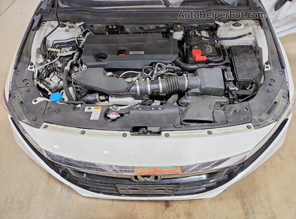 1HGCV2F91JA015989 2018 HONDA ACCORD White Սալոնի հետևի տեսք