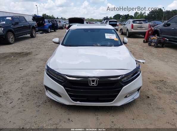 1HGCV2F94JA031264 2018 HONDA ACCORD White Widok zestawu wskaźników