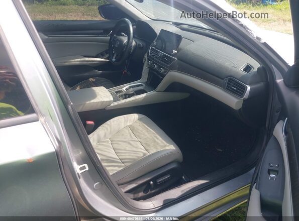 1HGCV2F9XKA024918 2019 HONDA ACCORD Silver Front interior view