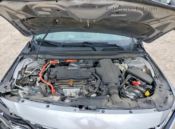1HGCV3F12JA005651 2018 HONDA ACCORD Серебряный Вид задней части салона