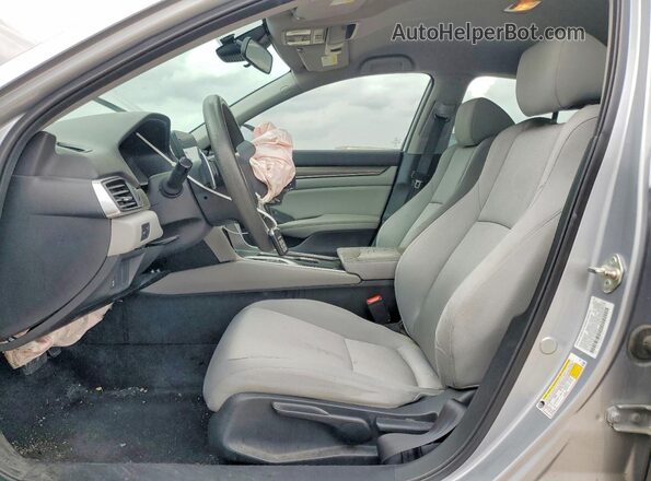 1HGCV3F12JA005651 2018 HONDA ACCORD Серебряный Вид салона спереди