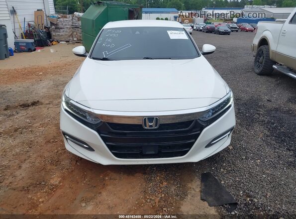 1HGCV3F17JA000882 2018 HONDA ACCORD HYBRID White 