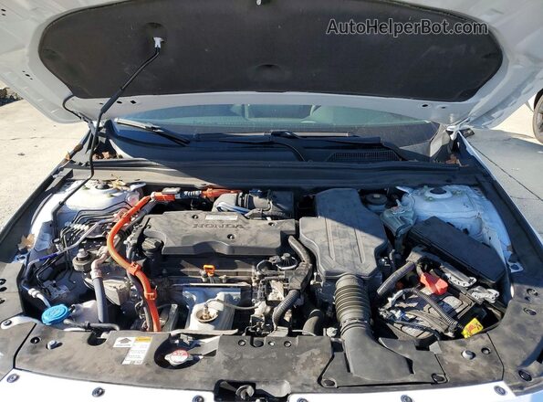 1HGCV3F18KA020320 2019 HONDA ACCORD White Вид задньої частини салону